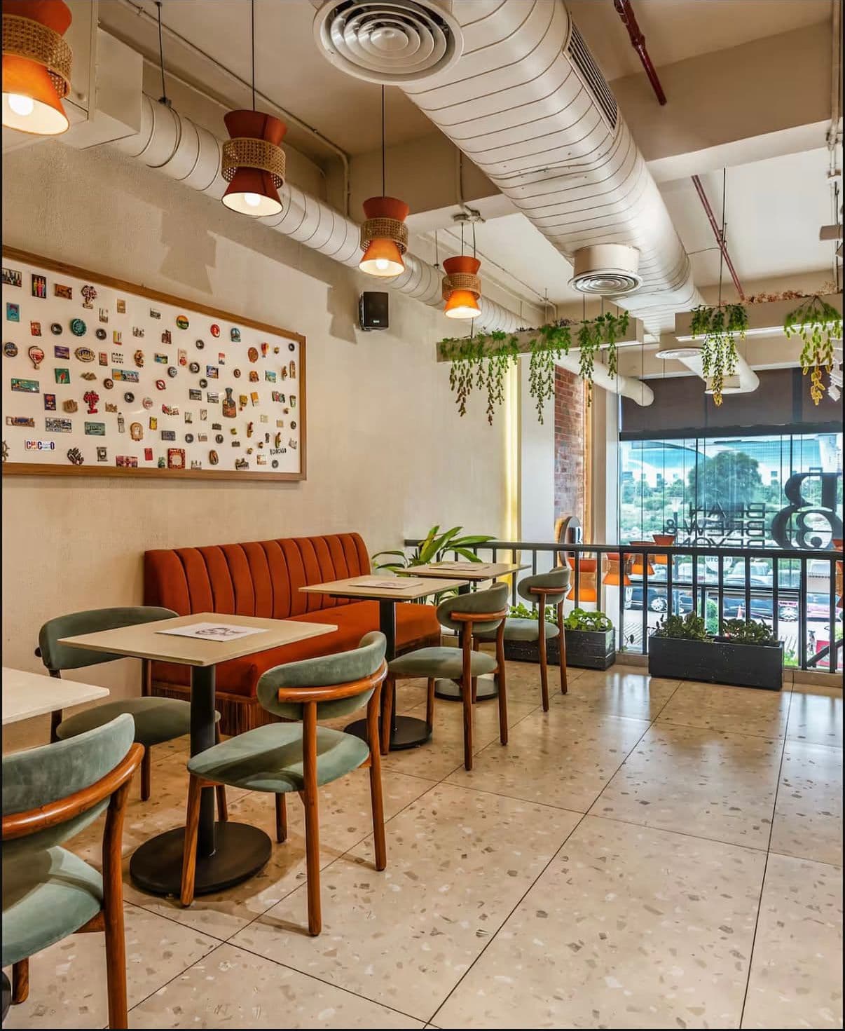 Bean Brew & Beyond — Sector 65 interior 4